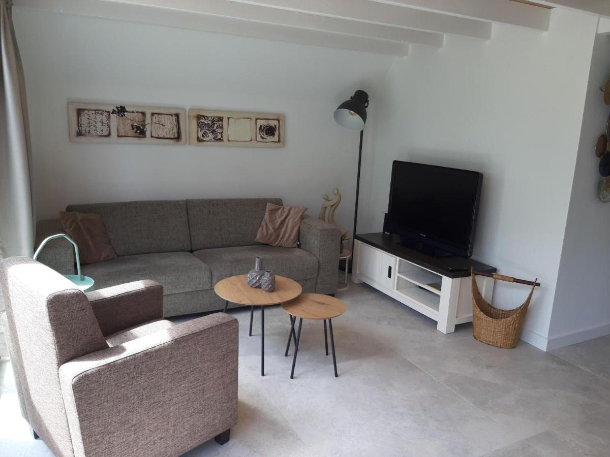 Stylish Holiday Home By The Sea Tuitjenhorn Esterno foto