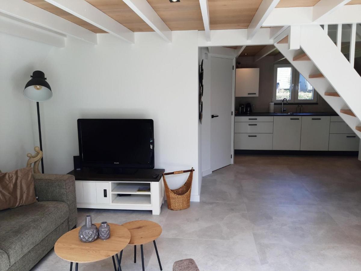 Stylish Holiday Home By The Sea Tuitjenhorn Esterno foto