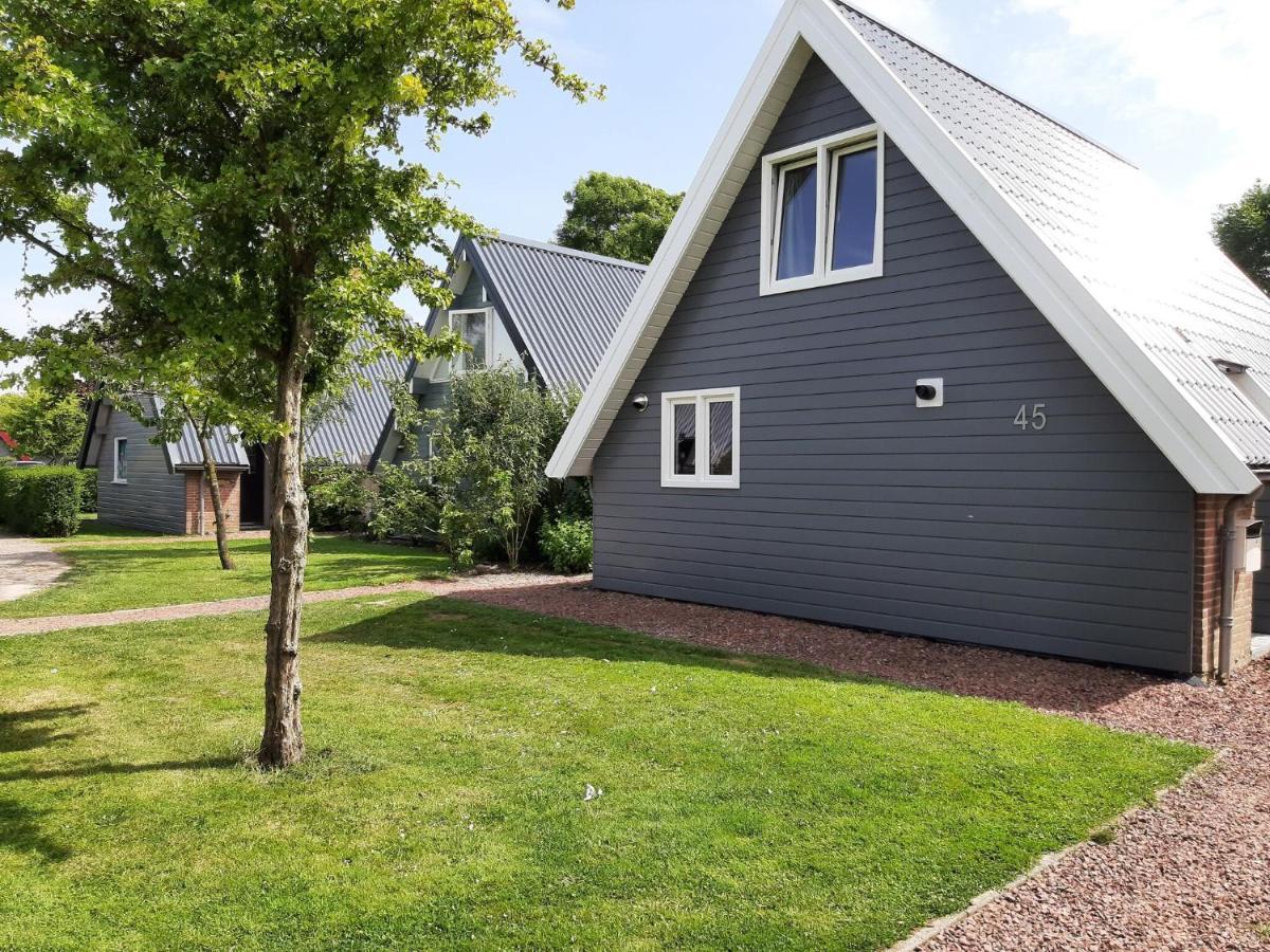Stylish Holiday Home By The Sea Tuitjenhorn Esterno foto